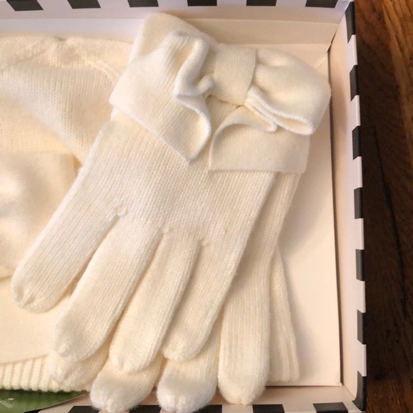 NWT -  Kate Spade ♠️Hat and Glove Set - - QUALITY ! - Picture 4 of 7